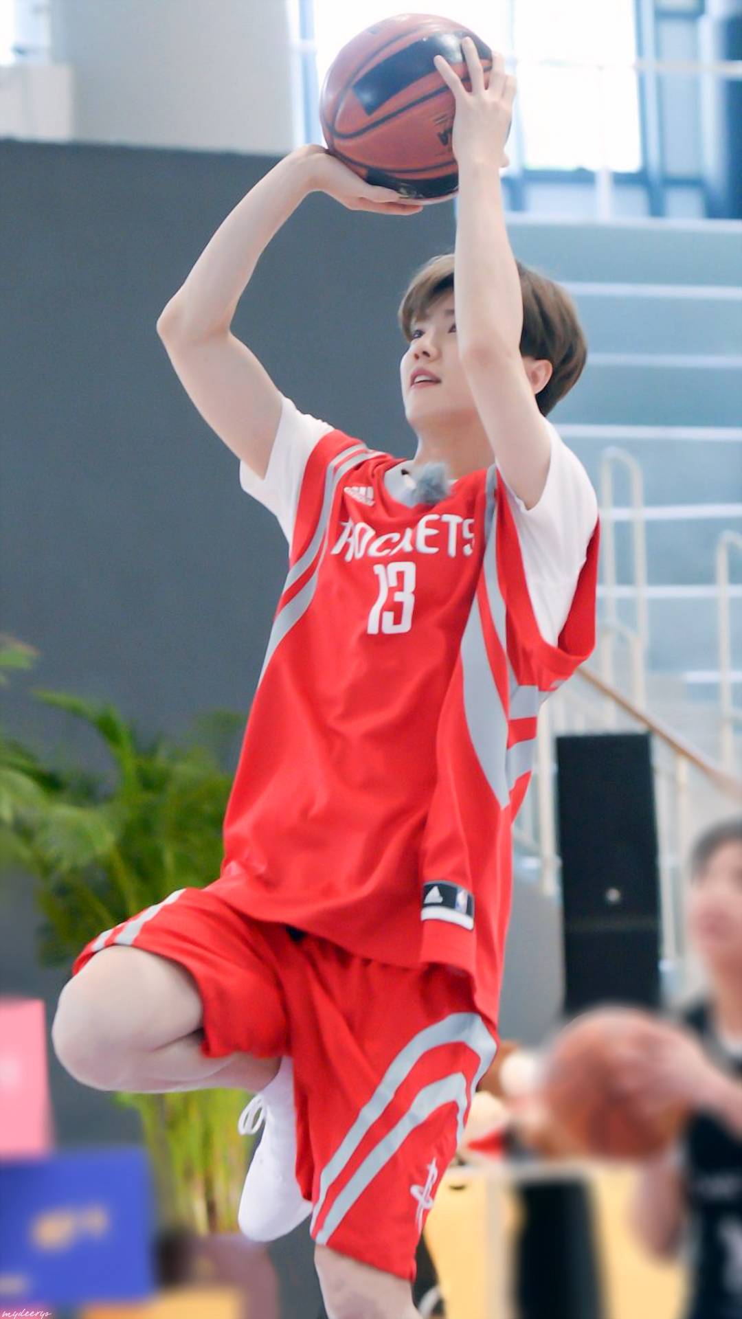约吧大明星鹿晗照片,鹿晗扣篮
