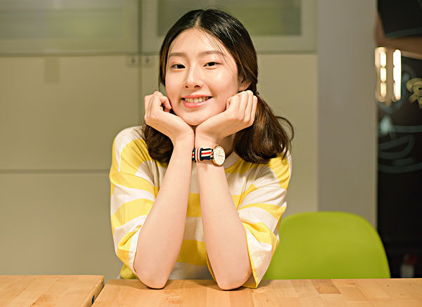 为什么脸上老是长痘粉刺怎么解决,脸上长粉刺怎么办最有效的方法