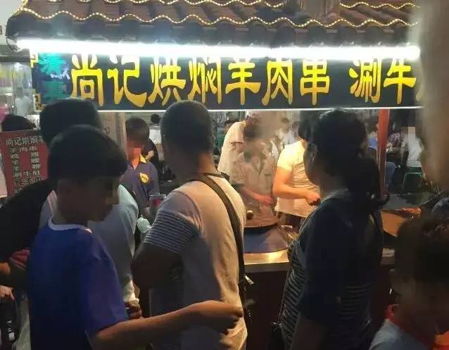 开封鼓楼广场离鼓楼夜市近吗,开封鼓楼夜市营业到几点