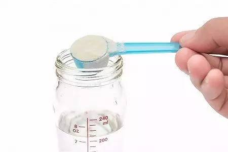 a2进口奶粉怎么看真假,雀巢进口奶粉真假辨别