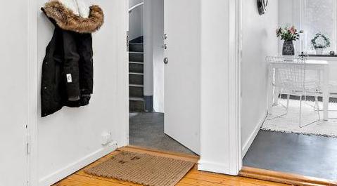 地垫用久了粘住地板如何处理,客厅地垫踩脏了怎么办