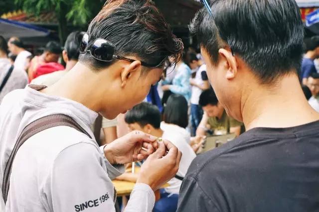 戴了三年玉镯子碎了是什么征兆,戴了3年的玉镯掉地上碎了