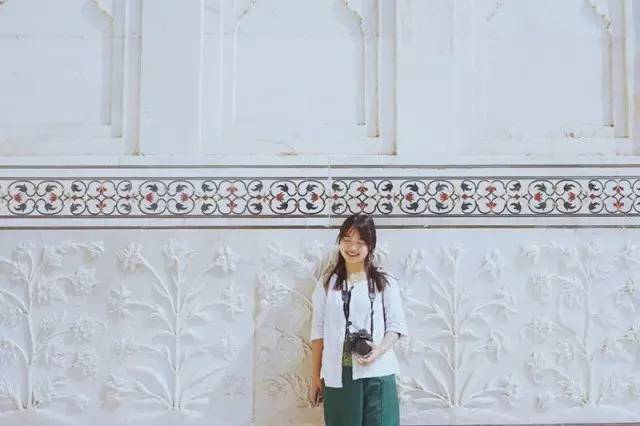 谁不是一边自信一边自卑,谁不是身负千斤重句子