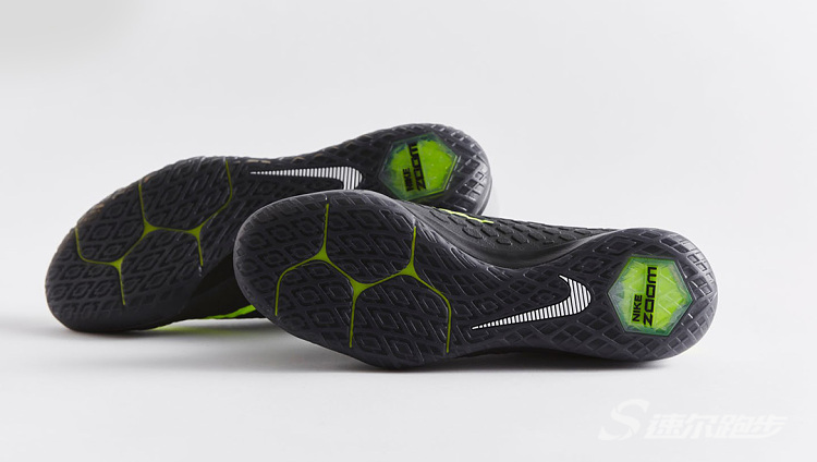 足球鞋材质小科普,最实用脚感最好的足球鞋