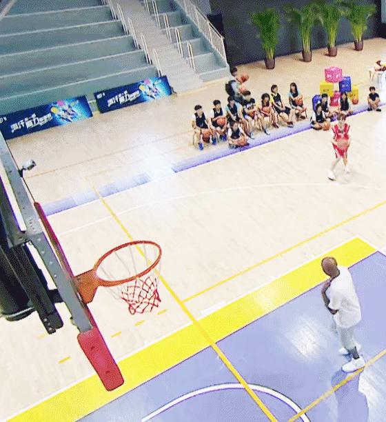 约吧大明星鹿晗高清,鹿晗篮球视频