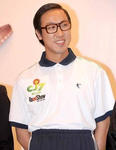 同被周星驰力捧,都做过编剧,今卢正雨成导演,观众最喜欢的他却消失