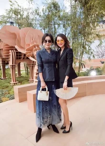 章子怡巴黎时装周白色休闲,章子怡米兰时装周白色裤裙