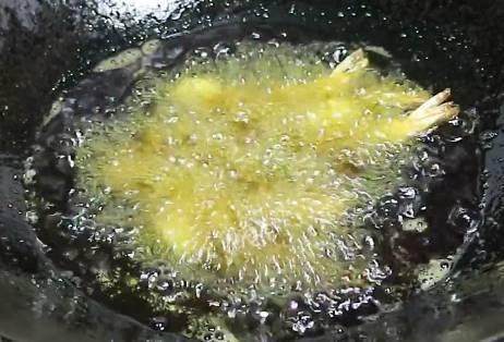 基围虾的新吃法，一口一个，老公直夸比外面卖的好吃几十倍，一个人吃一盘都不过瘾