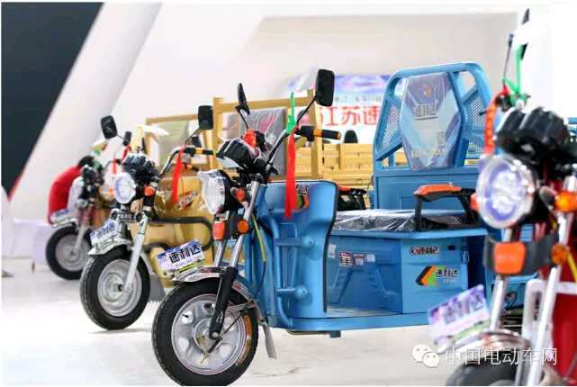 广角镜头——猛戳链接就能换个姿势看徐州展会！