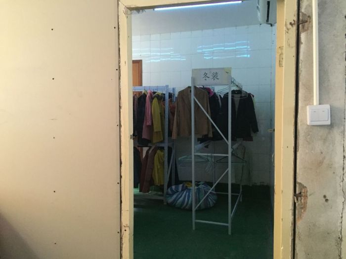 你有舍不得扔掉的衣服吗,不要的衣服都扔哪儿了