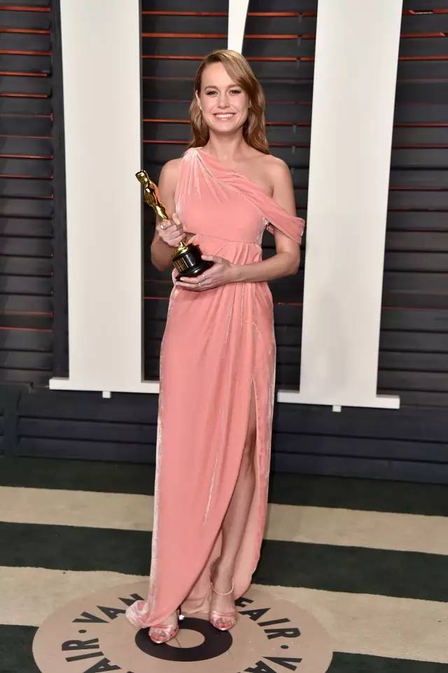 奥斯卡宴后Party鞋包大揭底，JimmyChoo成派对大赢家