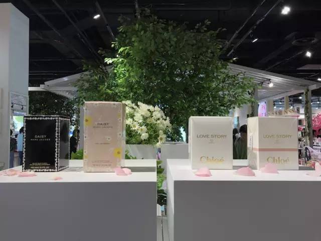 上海外高桥国际化妆品,外高桥保税区进口商品店