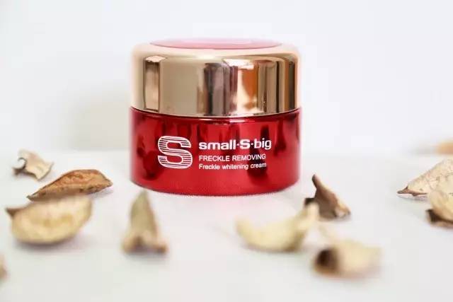 从护肤到化妆,淡斑紧致打造小v脸