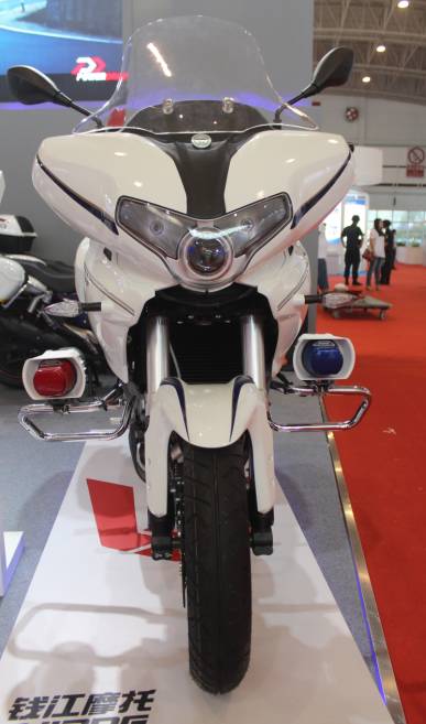 蓝巡300新款价格,300蓝圈夜光效果