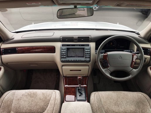 majesta皇冠进口,第九代丰田皇冠majesta多大尺寸