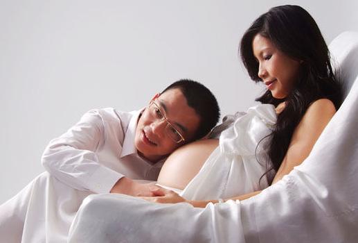 预产期到了肚子还没动静正常吗,预产期到了肚子还没下去怎么办