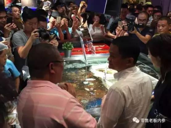 马云出巡盒马，刘强东加拿大签约，今天是什么好日子？