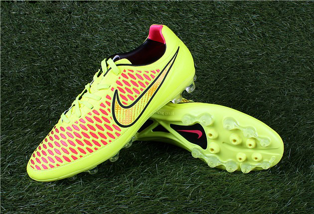纵横足坛30多年！今天，耐克Nike足球鞋有哪些牛逼的产品？