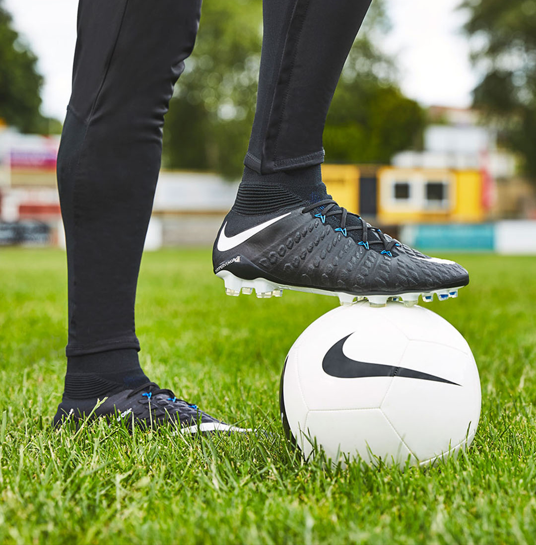 进攻型球员穿什么足球鞋最好,欧洲足球联赛最佳射手