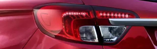 17年迈腾和17年昂科威怎么选,昂首信眉