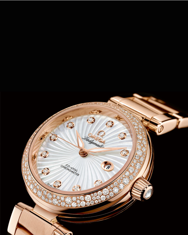 欧米茄碟飞系列典雅腕表,欧米茄碟飞基础款与动储版哪个好