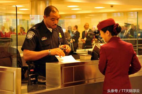 原来美国护照上是这么写的,别再相信谣言了!