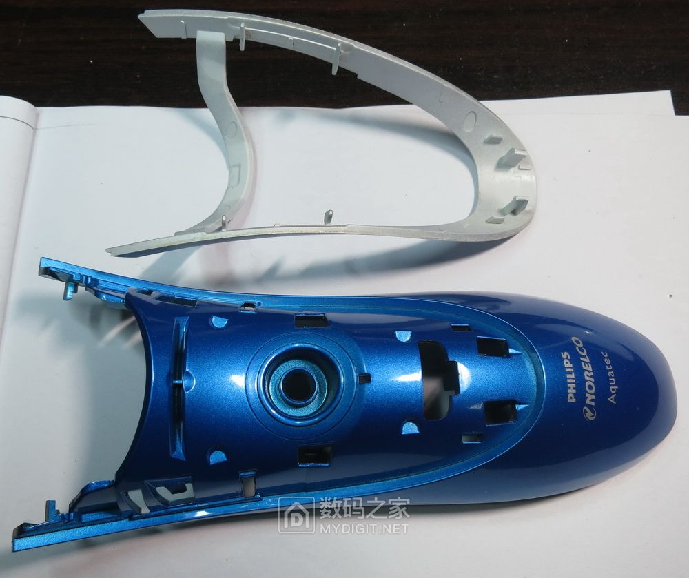 飞利浦三头剃须刀刀头拆卸清洗,传统剃须刀剃须的感受