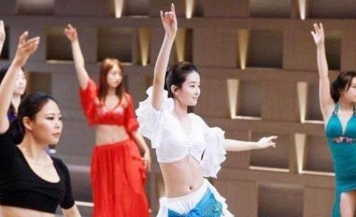 快速瘦小腹的肚皮舞动作,跳肚皮舞能减掉腰腹赘肉吗