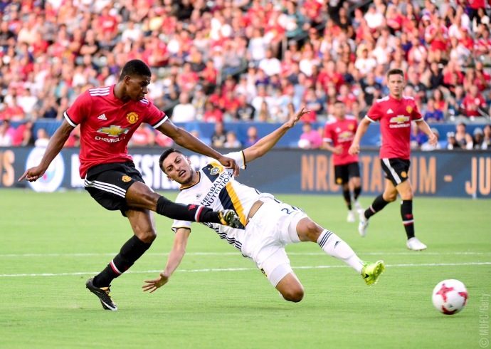 曼联喜迎开门红,红魔曼联贺炜