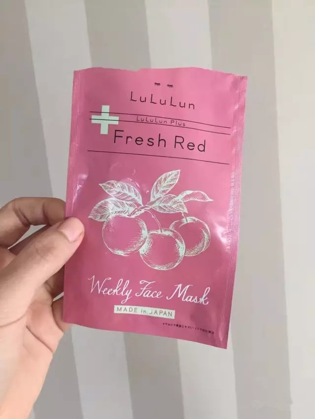 补水面膜好还是补水精华液好,哪种补水面膜补水效果好