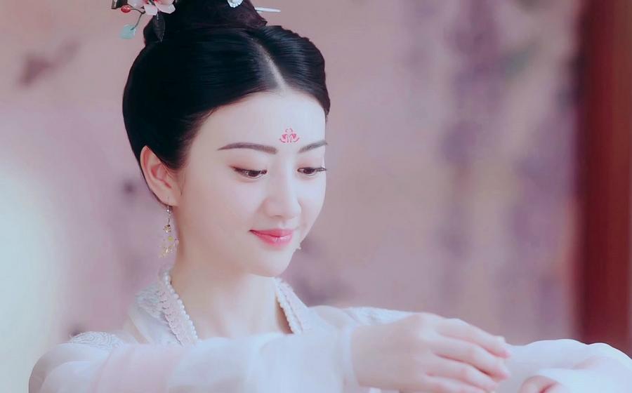 《青禾男高》票房惨淡因为她？网传背景究竟是什么？