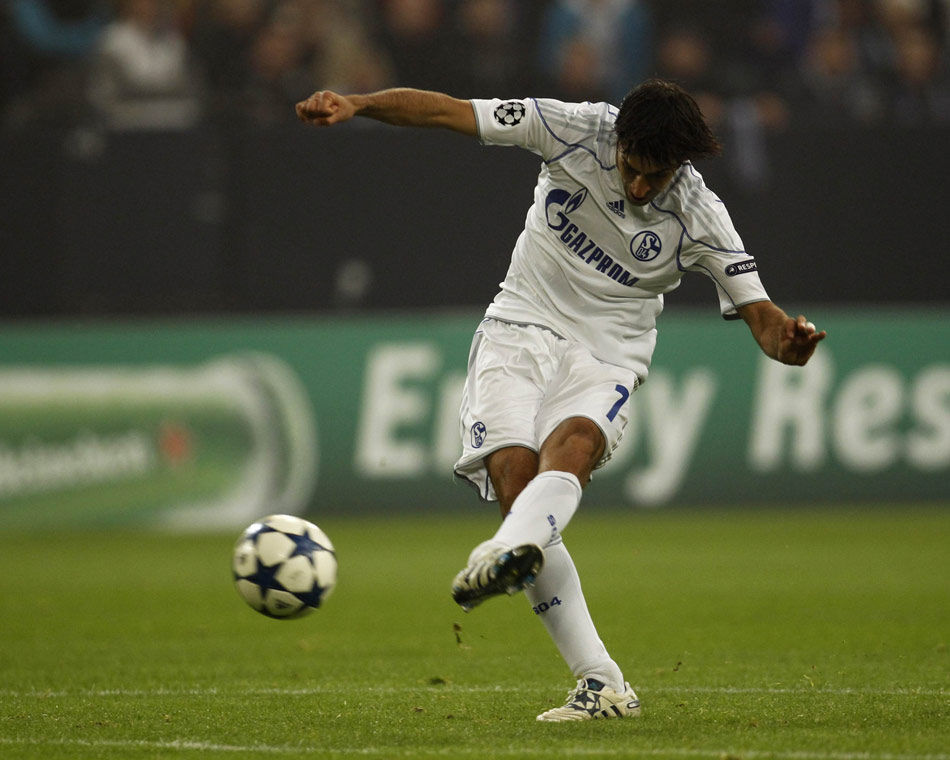 阿迪达斯致敬,阿迪达斯纪念鞋