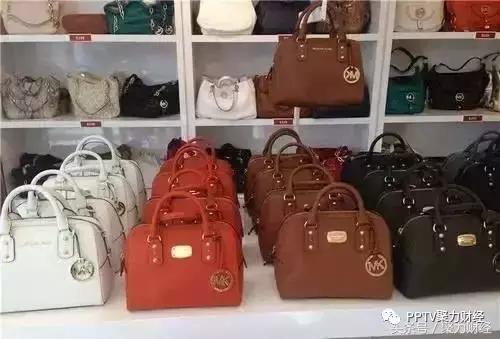 它曾赶超COACH，登顶轻奢界！如今成“烂大街货”，竟要闭店百家求存