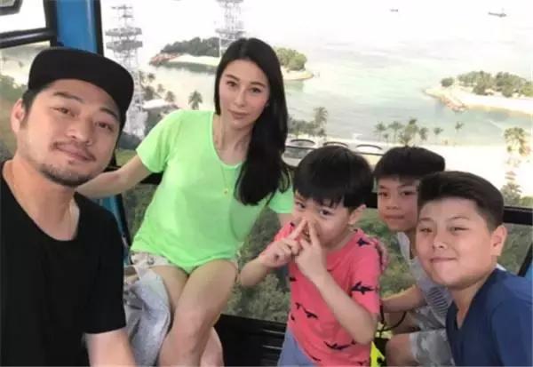 还记得《古惑仔3》被乌鸦拍照的方婷吗？前夫是成龙保镖卢惠光