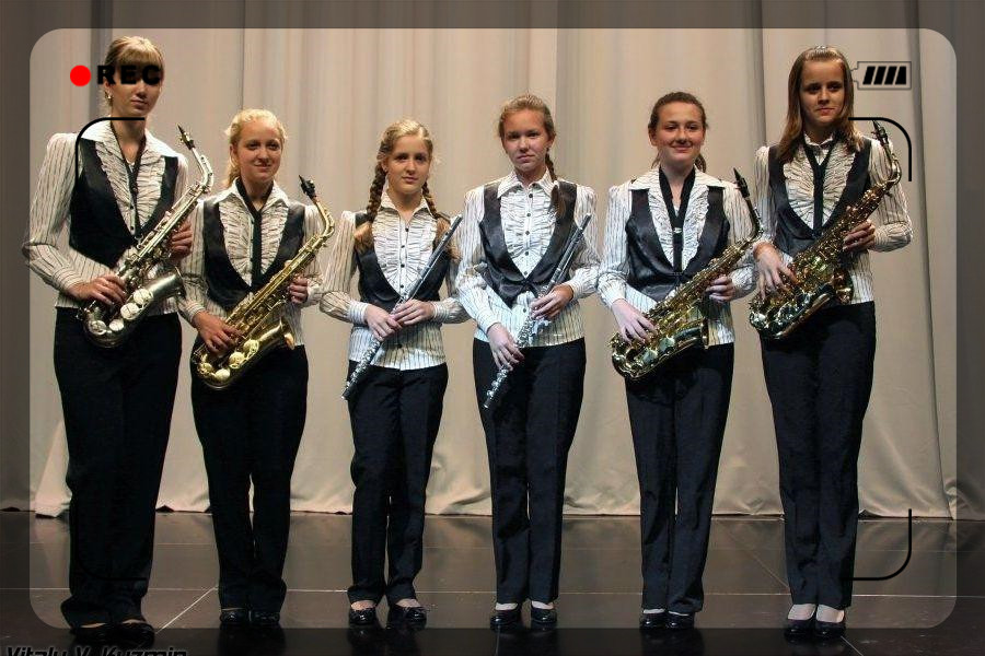 校服大比拼哪个国家的校服更丑,各国校服比拼小视频