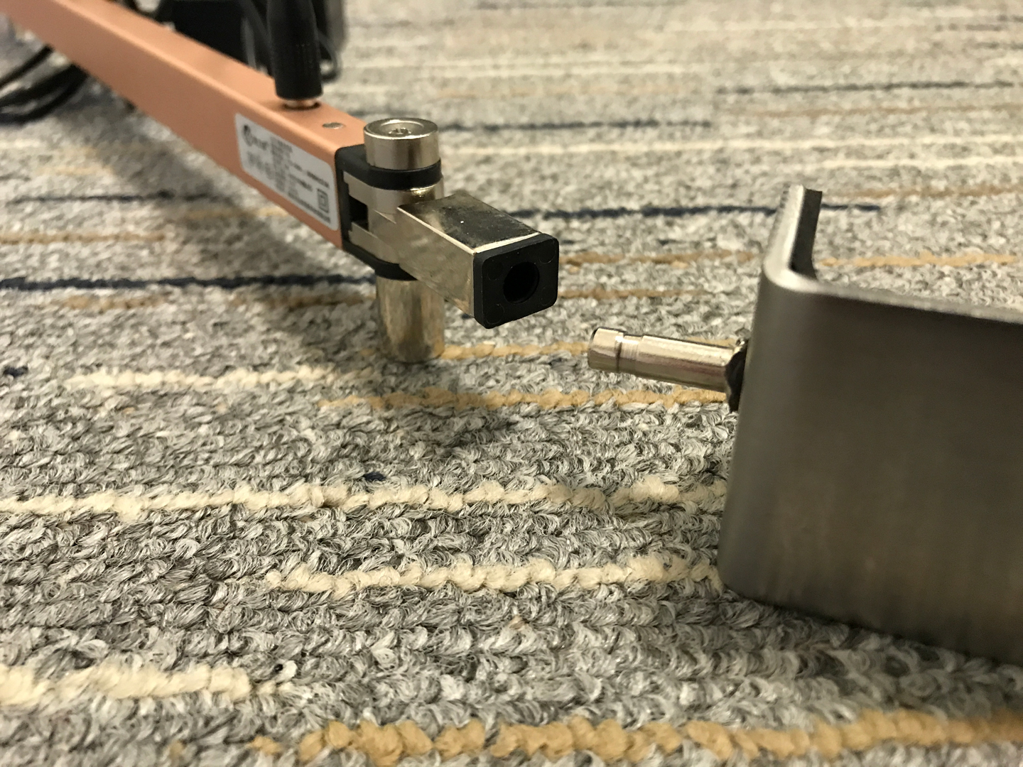 暂时了却心愿可调光LED台灯开箱及使用分享