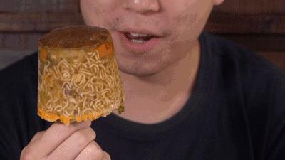 我把整个超市扔进了冷冻室，没想到还挺好吃