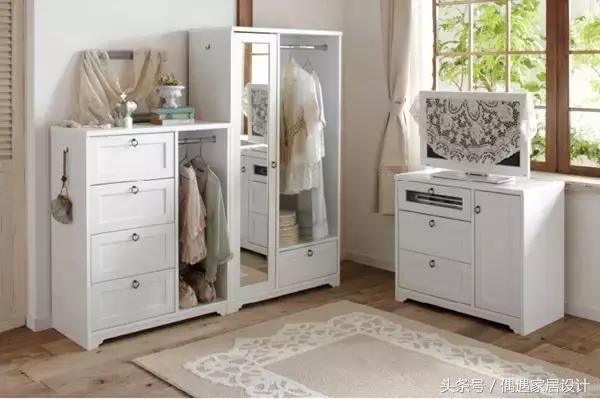 穿了一次的衣服放回衣柜还要洗吗,只穿过一次的衣服发黄