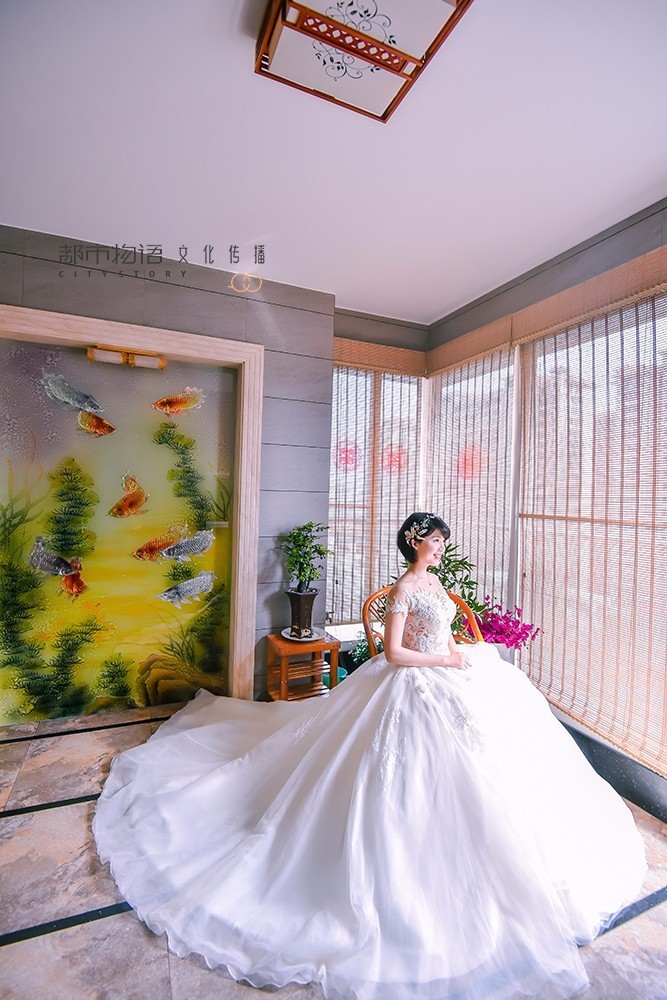 婚礼前后，婚纱应该怎么清洗和保养呢？