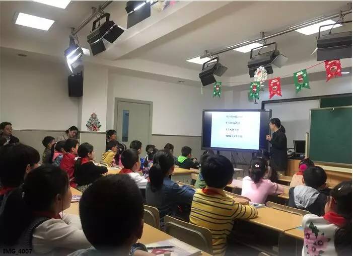 学校中的战斗机,小学课本上的隐形战斗机