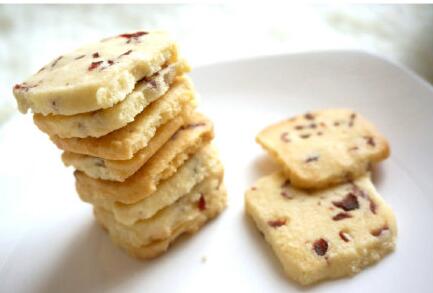 蔓越莓曲奇饼干烤箱温度和时间,杰儿美食蔓越莓饼干烤箱做法