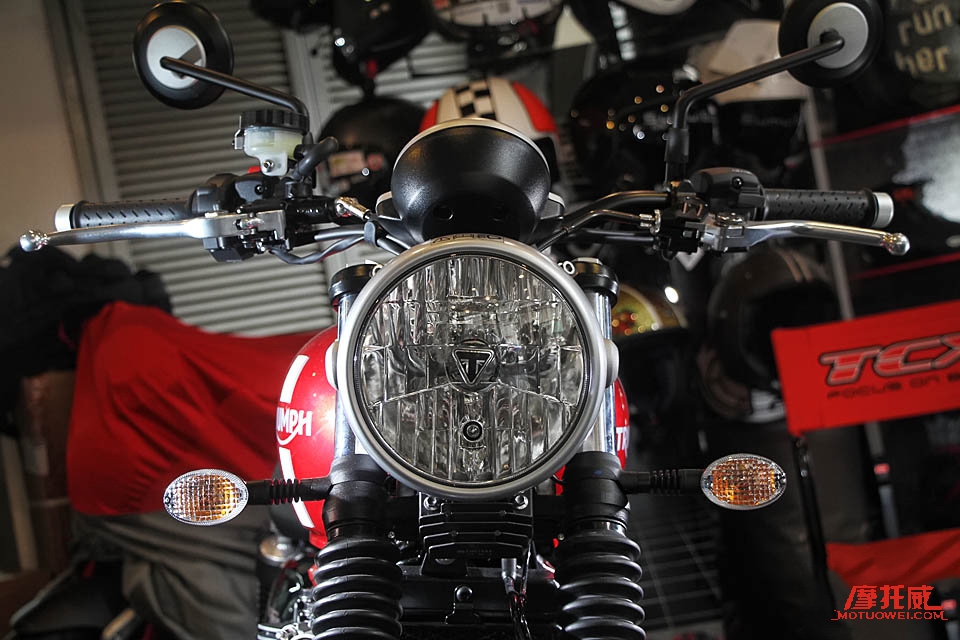 凯旋bonneville1200,凯旋bonneville红色