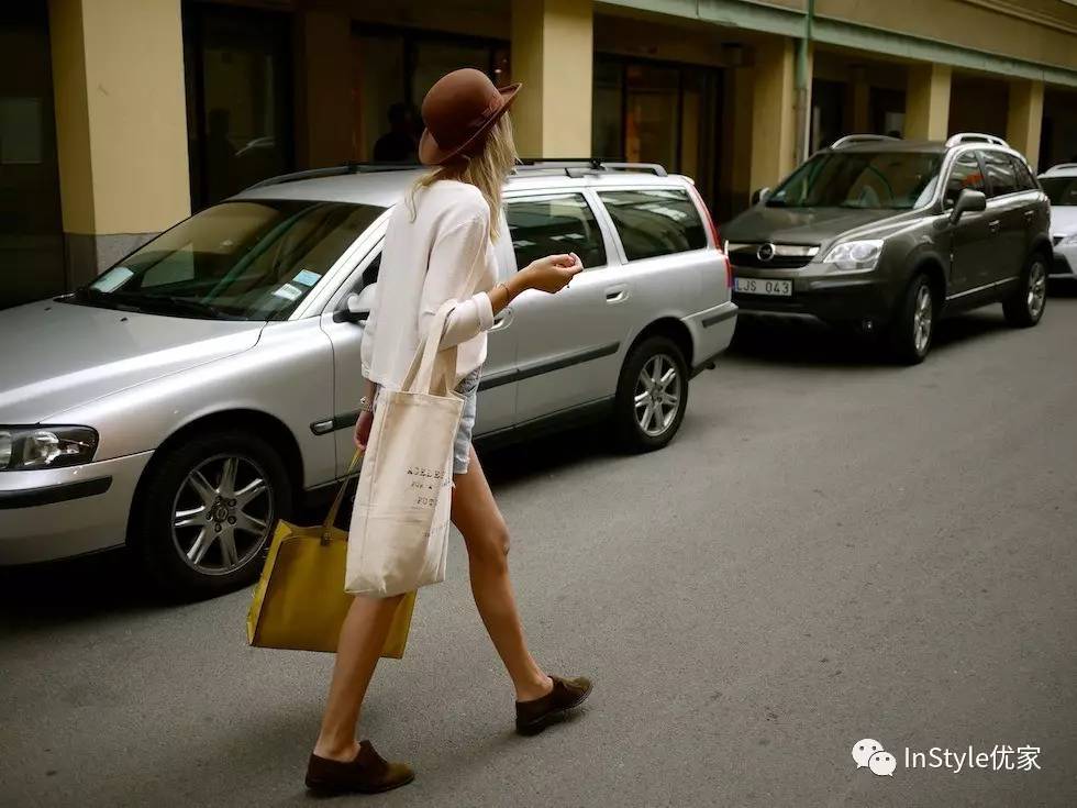 最流行的购物袋包包,今年流行的购物袋包