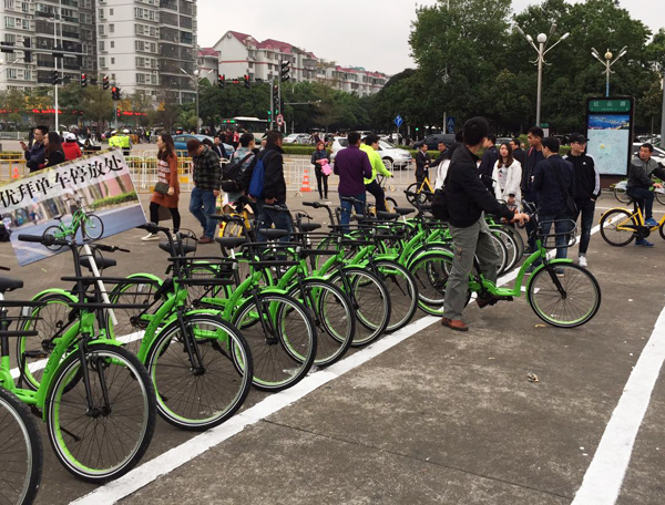 晚高峰交通拥堵管制图片,差半个小时到禁行时段路上又堵车