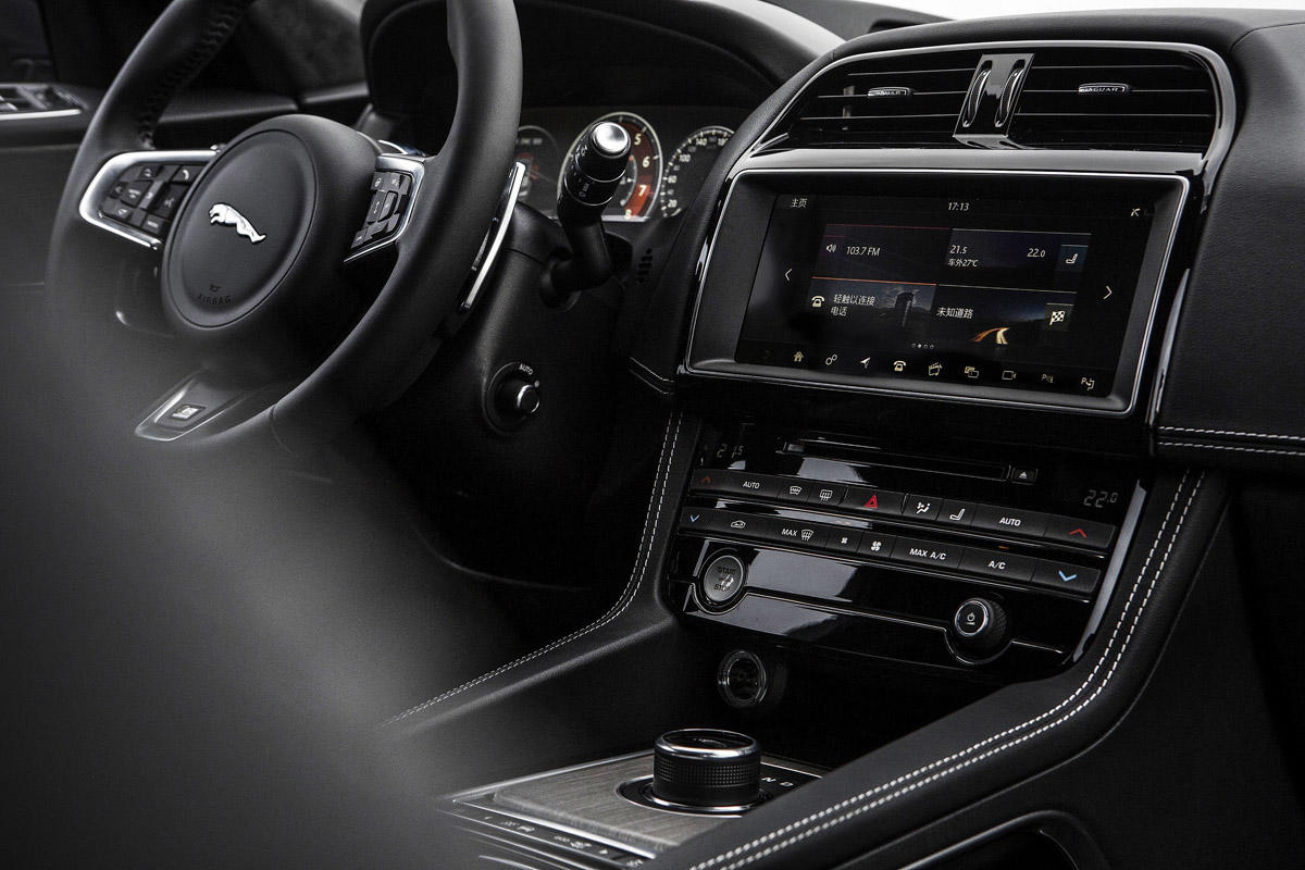 豹力英伦绅士试驾新款捷豹f-pace,试驾2.0t捷豹f-pace