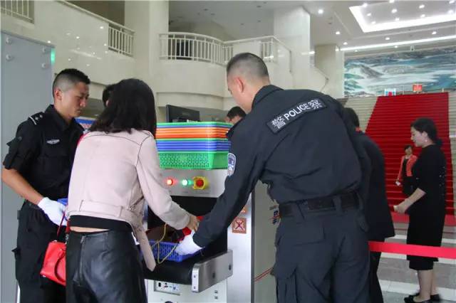 元宵节民警故事,元宵节民警感人故事