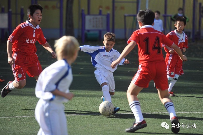 中国青年队惨败引热议,中国足球0:3败了吗