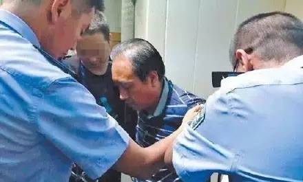 这部美版「白银连环杀人案」，早该刷爆朋友圈了