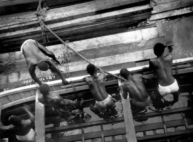 布列松经典摄影作品大全,布列松经典摄影作品中国