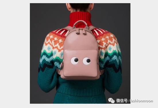 夏天适合背双肩包吗,夏天背双肩包还是斜挎包好看